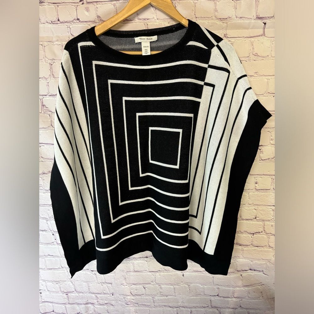 White House Black Market Black White 60s Geo Mod Pullover Knit Cape XS